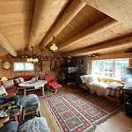 Snikkerplassen - With Amazing View And Hiking Opportunities