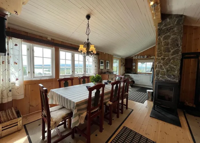 בית נופש Snikkerplassen - With Amazing View And Hiking Opportunities *