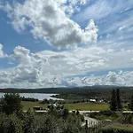 Snikkerplassen - With Amazing View And Hiking Opportunities *